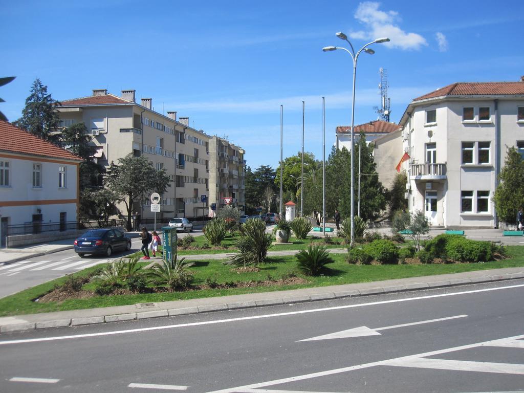 Apartments City Center Тиват Экстерьер фото