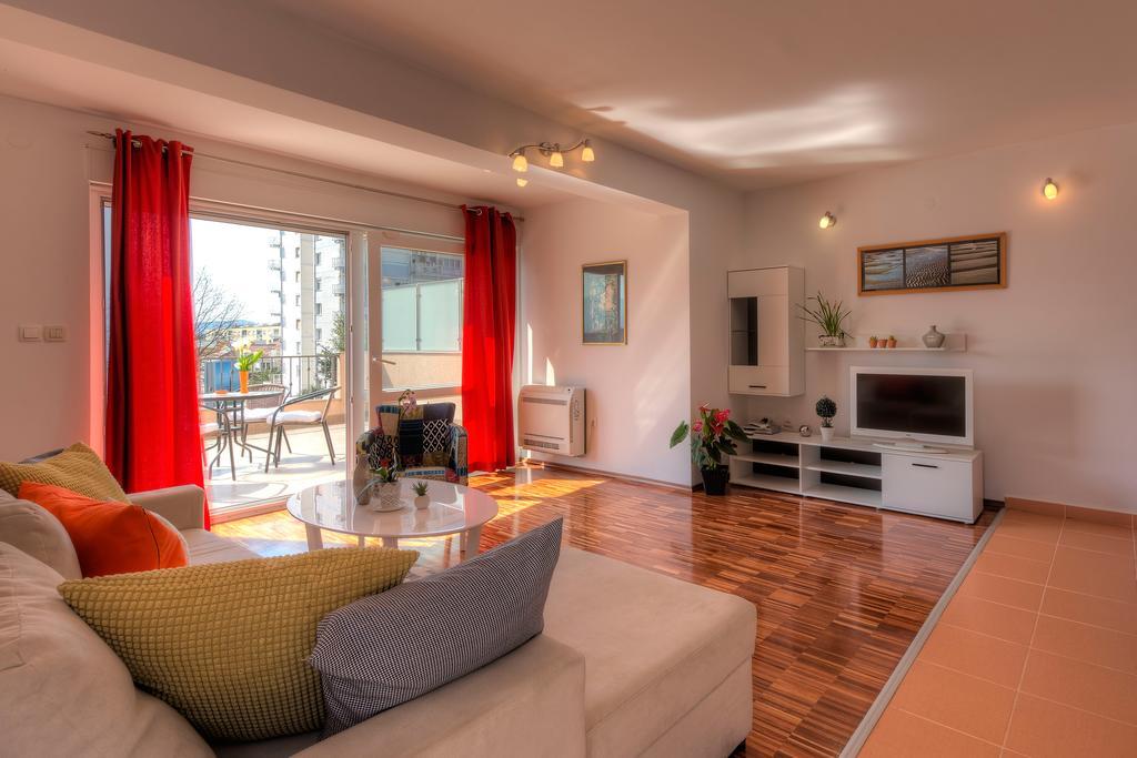 Apartments City Center Тиват Экстерьер фото