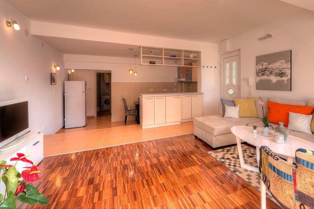 Apartments City Center Тиват Экстерьер фото