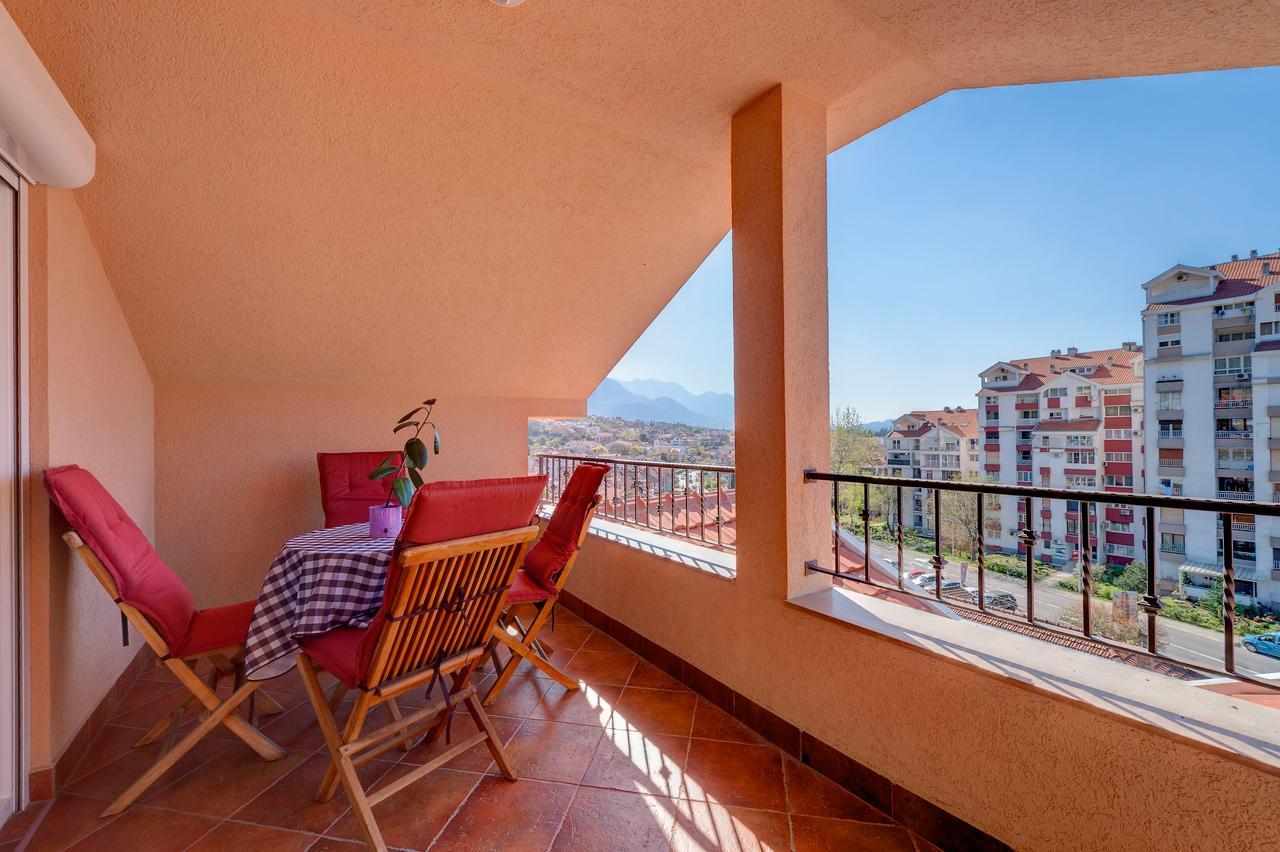 Apartments City Center Тиват Экстерьер фото